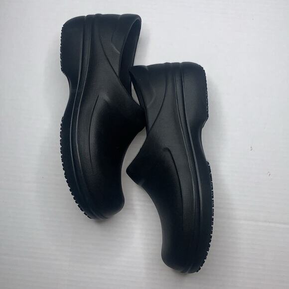 CROCS Women’s Neria Pro ll Slip-Resistant Work Clog. Black/Red interior. Size 9 - Picture 6 of 13